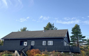 5 Bedroom Cozy Home In Lyngdal